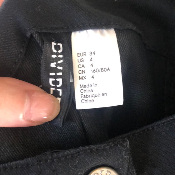 Two separate pieces coming as one outfit! - Picture 6 of 6